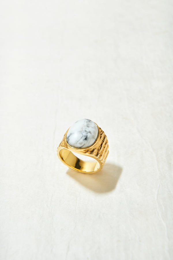 THE RIMA HOWLITE RING