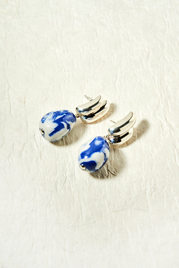 THE IRIS EARRINGS WHITE&BLUE