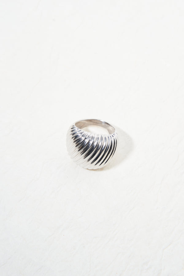 THE KIRA RING IN SILVER